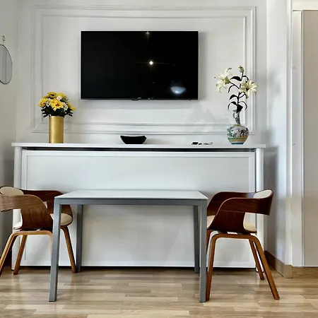 Riscal 9 By United Renters Apartment *