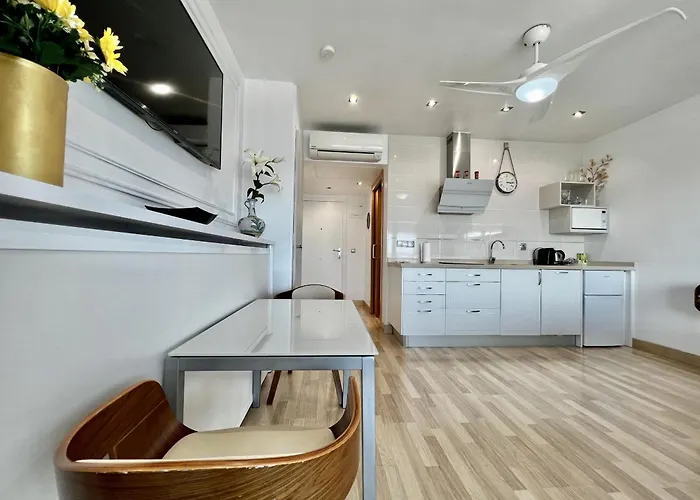 Riscal 9 By United Renters